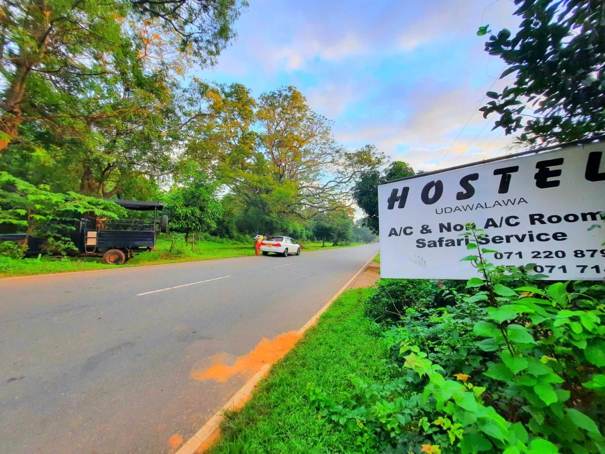 Hostel -In Frant Of The National Park- Udawalawe Esterno foto